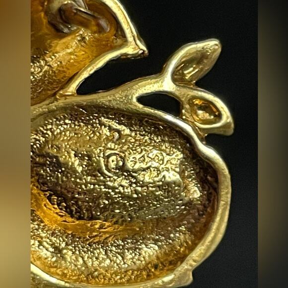 Vintage Bird & Nest Pin with Faux Pearl Eggs in Gold Tone - Picture 7 of 7